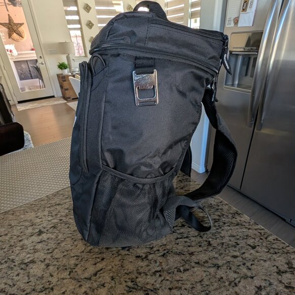 AAA Insulated Backpack - New - Picture 2 of 7